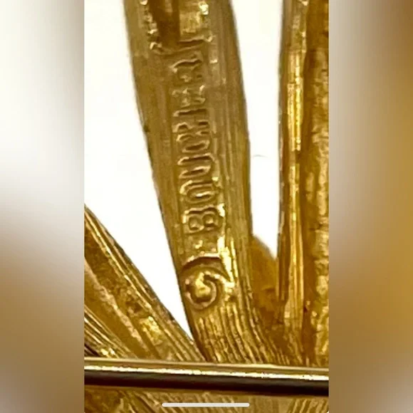 Vintage 50s Signed Boucher Gold Tone Textured Polished Starburst Brooch Pin MCM - Picture 7 of 11